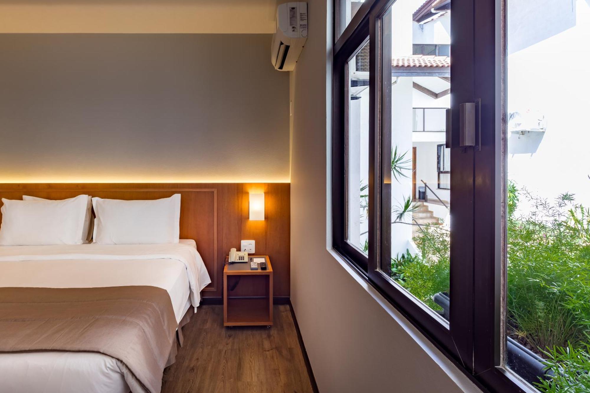 Monthez Hotel & Eventos Brusque Eksteriør billede