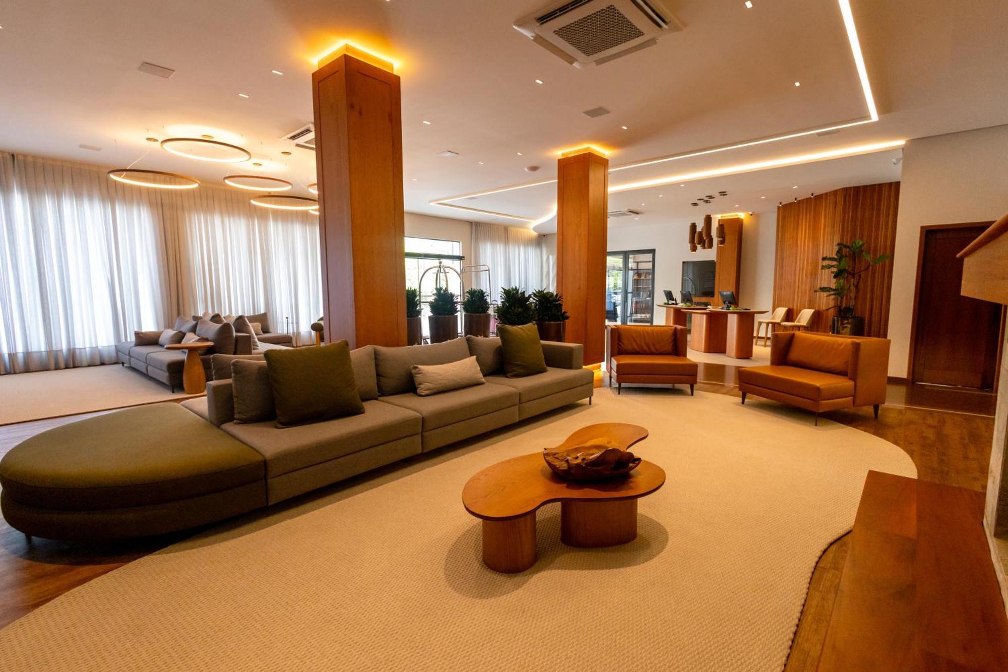 Monthez Hotel & Eventos Brusque Eksteriør billede